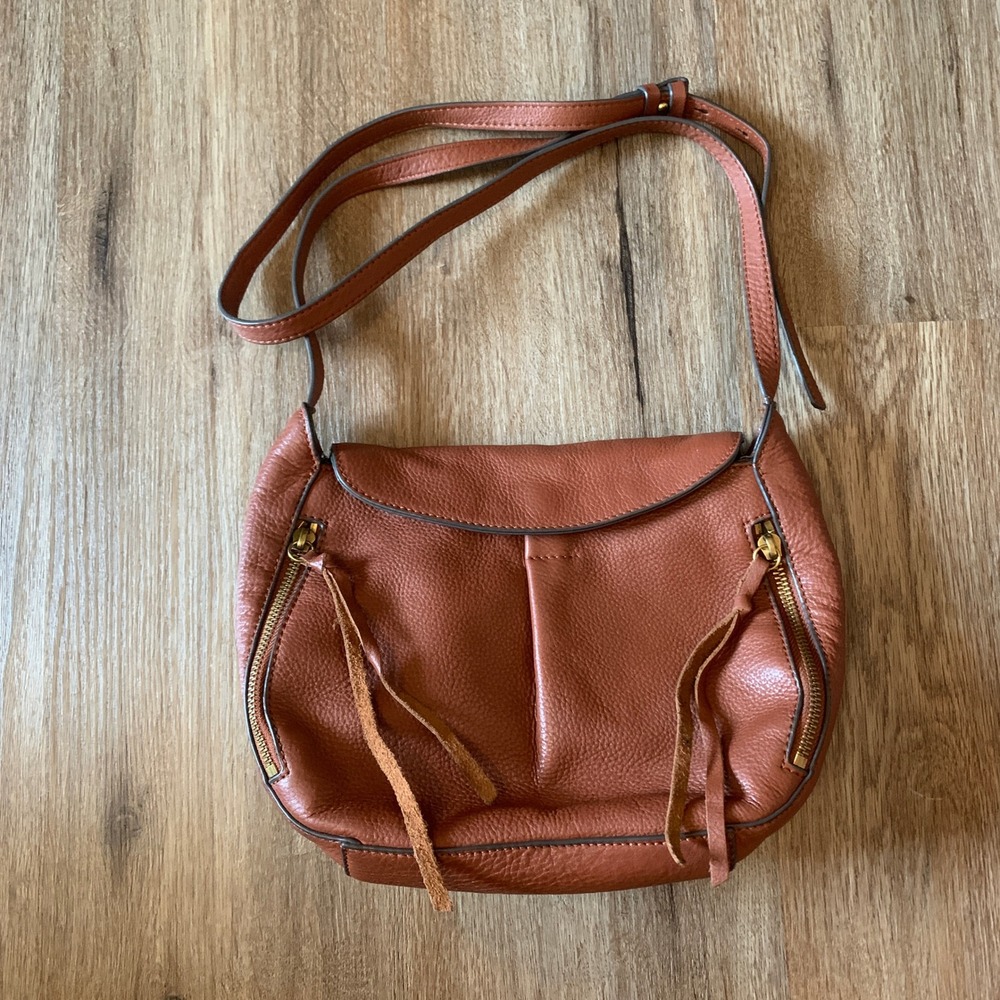 Vince Camuto Corla‎ crossbody leather saddle bag in brown w/ tassles